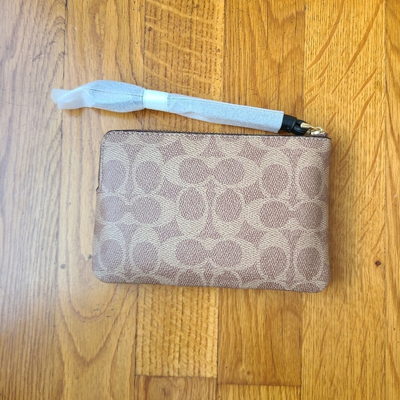 NWT Coach Signature Tan and Black Wristlet - Picture 2 of 4
